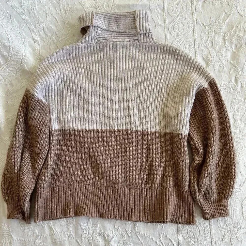 American Eagle Colorblock Turtleneck Ribbed Knit Oversized Sweater Tan Beige XS - Picture 6 of 12